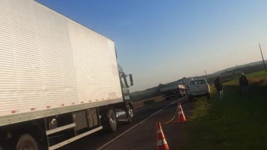Jovem morre atropelado por caminhonete na PR-092, em Wenceslau Braz