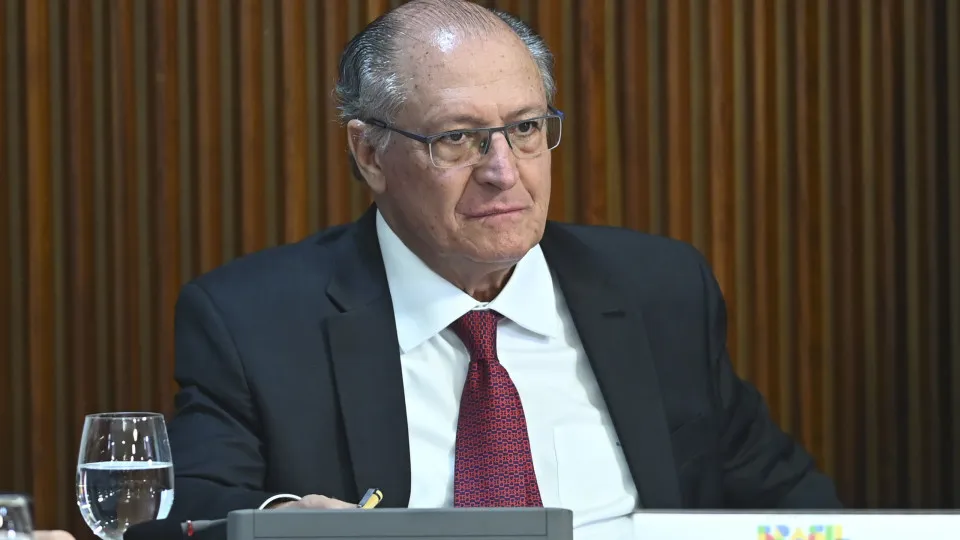 Tarifas dos EUA beneficiam agro do Brasil e demandam atenção da indústria, diz Alckmin