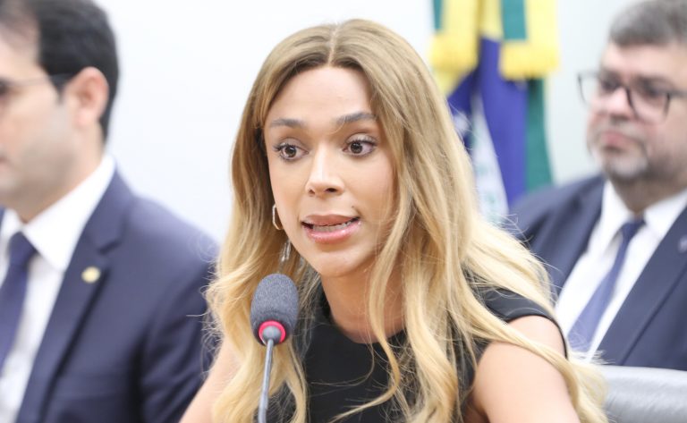Subcomissão vai debater proposta que acaba com escala de trabalho 6x1
