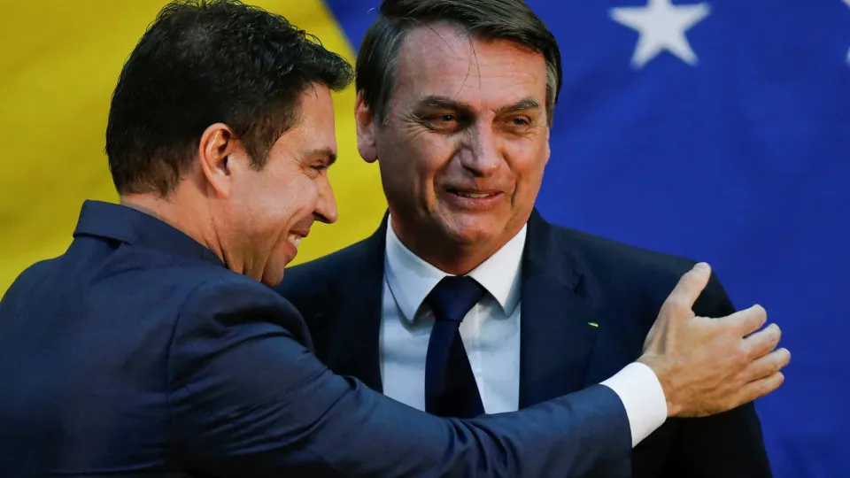 Câmara confronta STF, suspende ação contra Ramagem e abre brecha para Bolsonaro