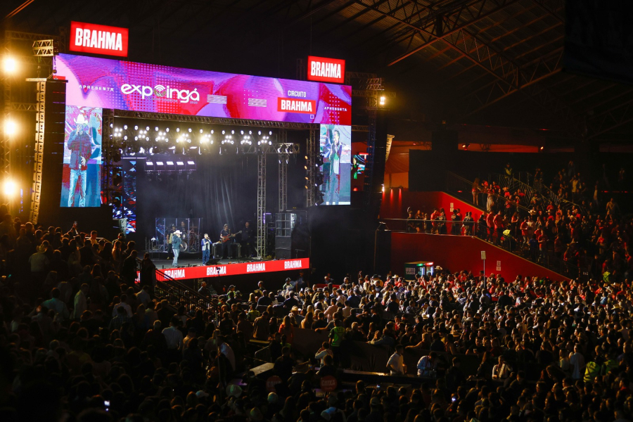 Expoingá 2025 reúne gerações do sertanejo com arena lotada e shows marcantes de Rionegro & Solimões e Hugo & Guilherme