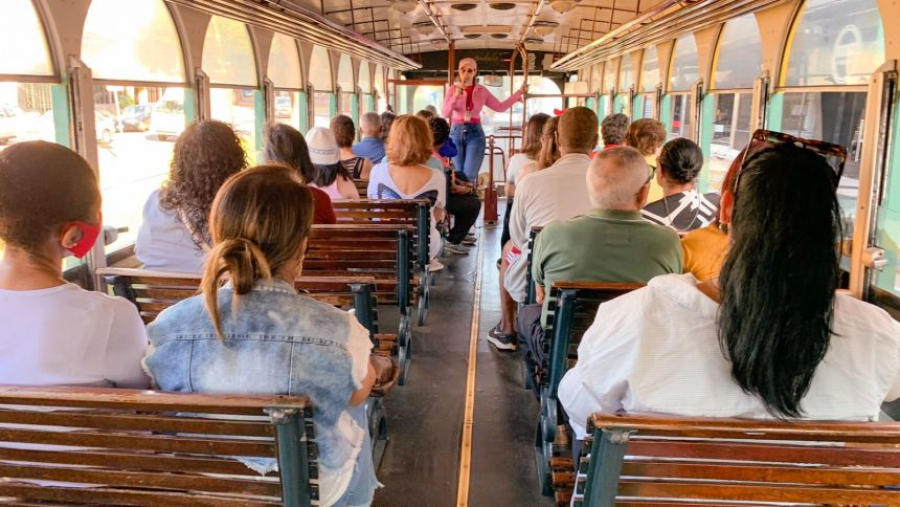 Aposentados da Maringá Previdência embarcam em City Tour por pontos históricos da cidade nesta sexta (23)