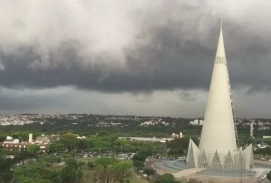 Domingo com alerta de pancadas em Maringá: Prepare-se para chuva intensa e ventos fortes
